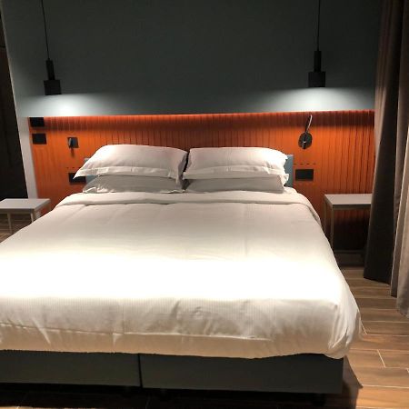 Materiaprima Camere-Rooms Mantova Esterno foto
